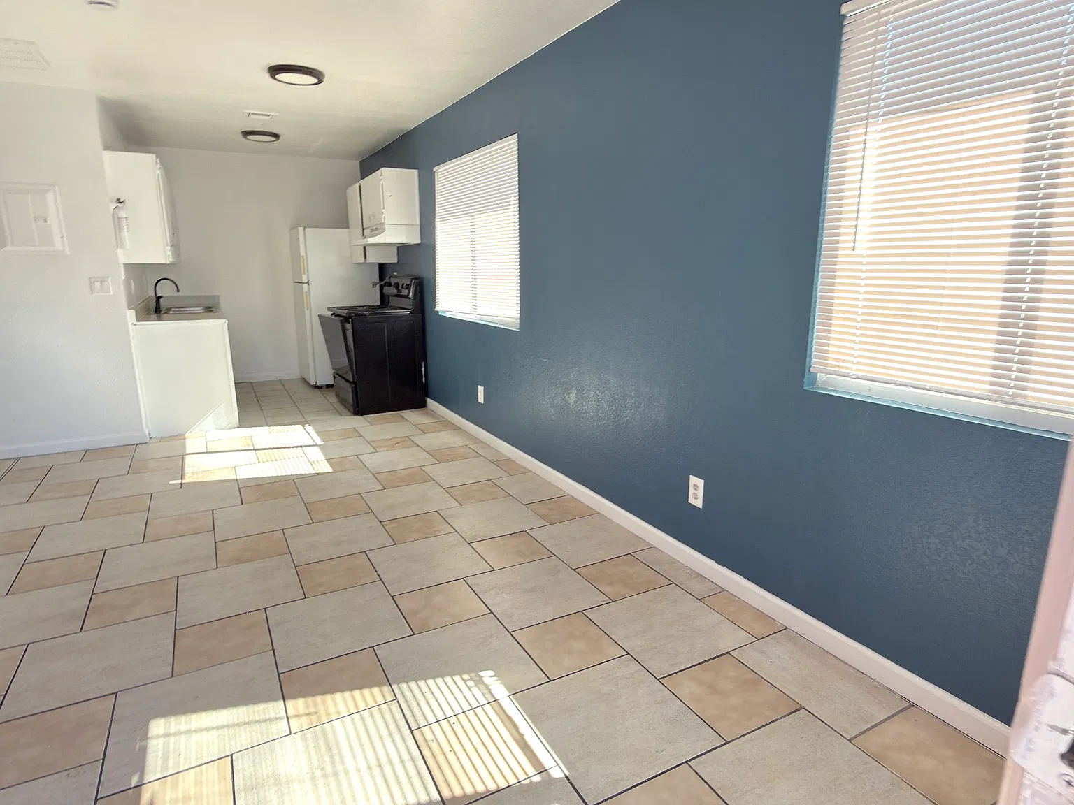 2 bed, $1,095 — Photo 2