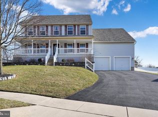 301 Majestic Cir, Dallastown, PA 17313