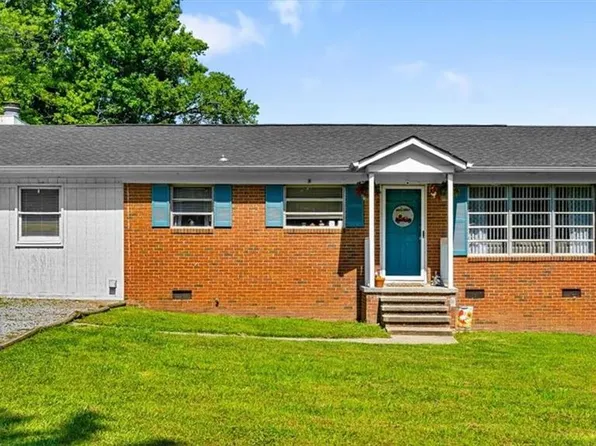 100 Linda Dr, Archdale, NC 27263