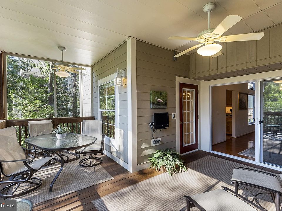 1st image of 323 Driftwood Ln #323