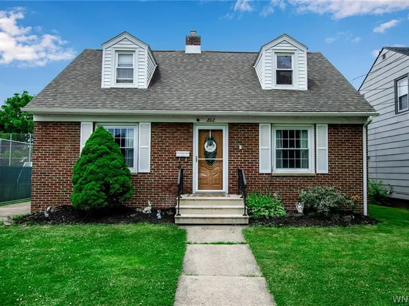 202 75th St, Niagara Falls, NY 14304