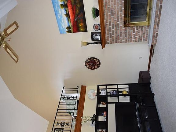 4th image of 8391 Morningside Dr