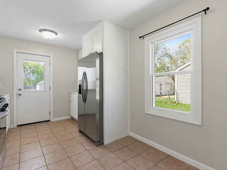 5209 N Glen Elm Dr — Photo 5