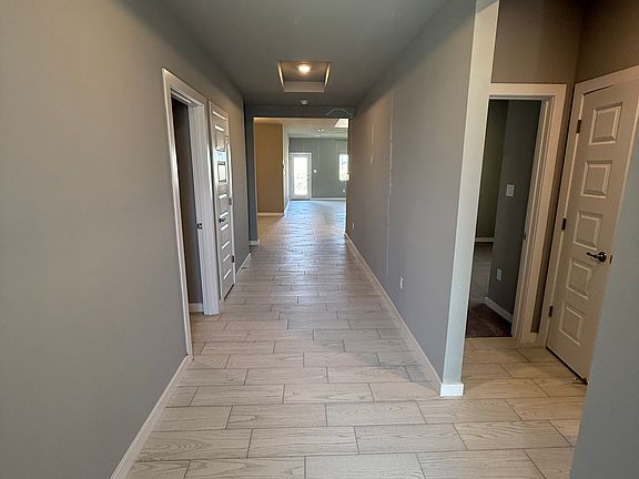 2nd image of 953 Keenland Ave