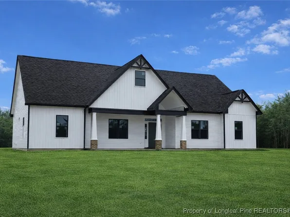 7034 Pocosin St, Fayetteville, NC 28312