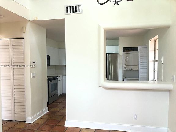 5th image of 343 Ives Dairy Rd APT 10