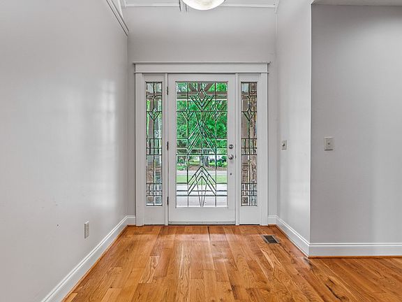 5th image of 384 Shasteen Bend Dr
