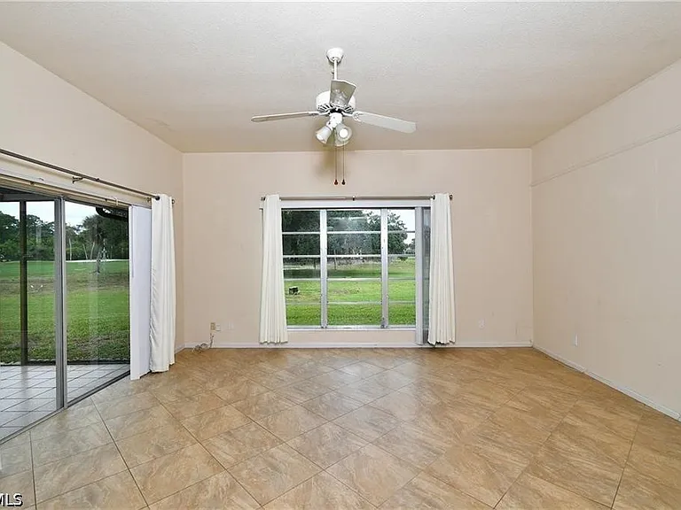 9 Park Lane Cir — Photo 4