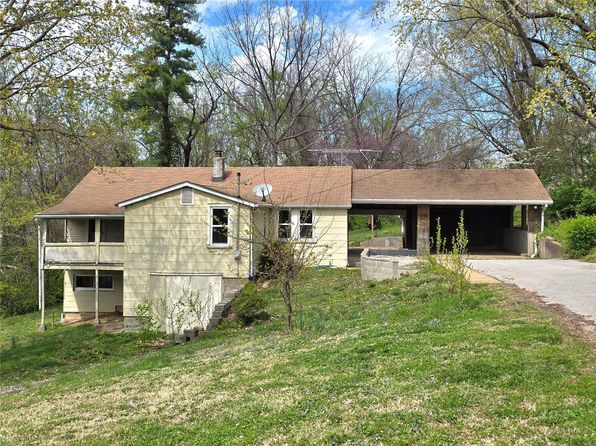 105 Holman St, Washington, MO 63090