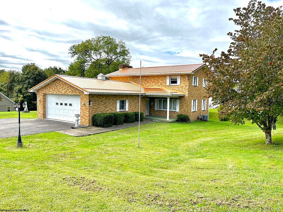 1st image of 92 Parkway Dr