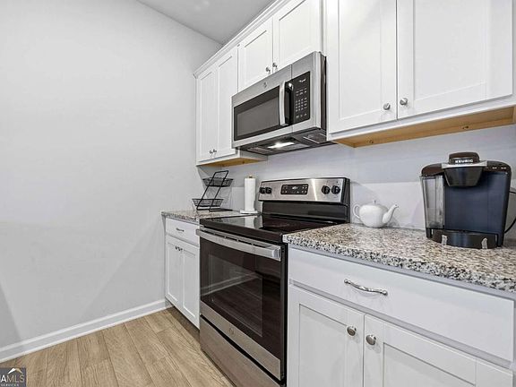 4th image of 3175 Meadowstone Ln
