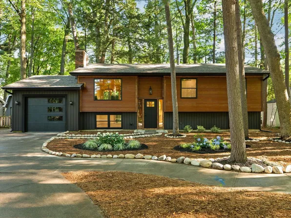 1620 E Front St, Traverse City, MI 49686