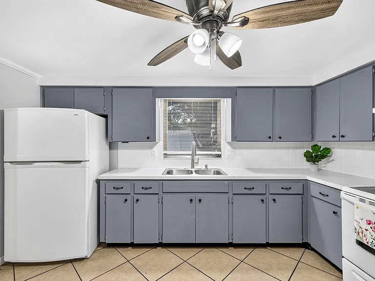 7605 Ilex Dr — Photo 10