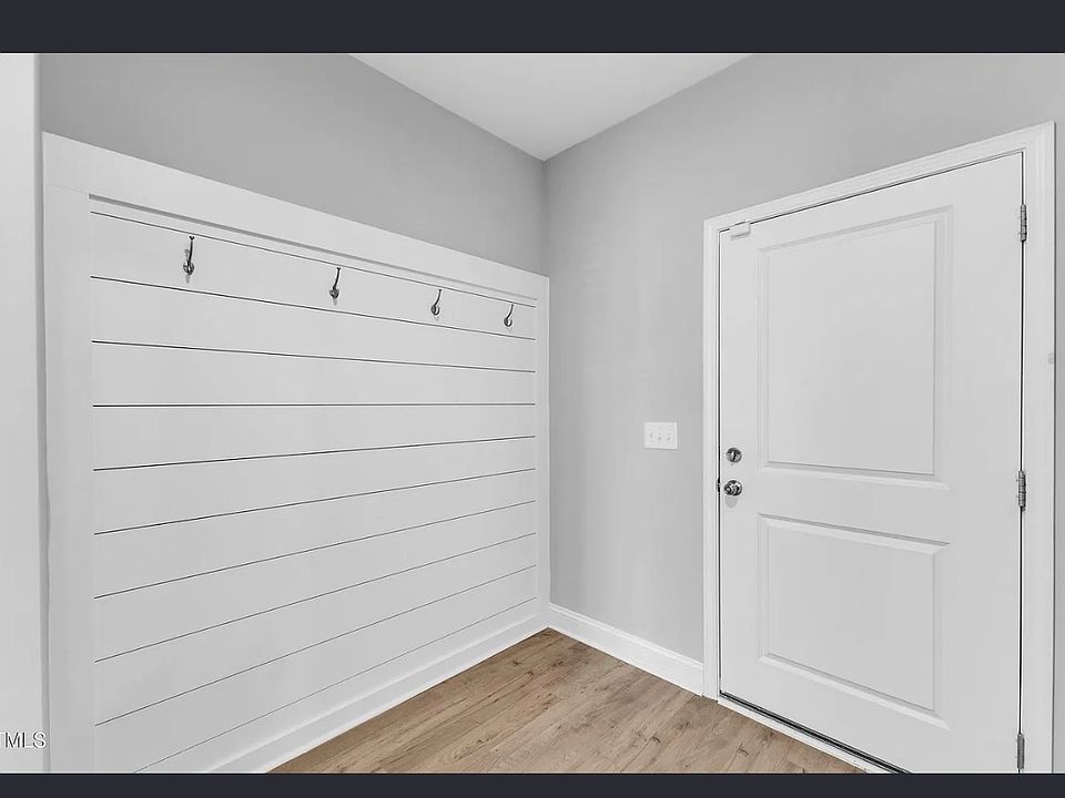 1st image of 121 Gateway Townes Blvd