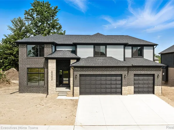 50733 Mistwood Dr, Macomb, MI 48042