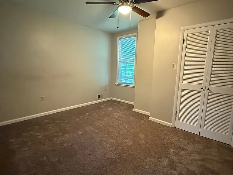 Valley St — Photo 3