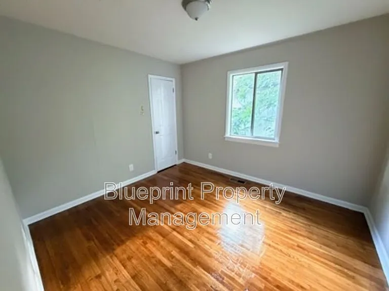 3736 Oak Ave SW — Photo 8