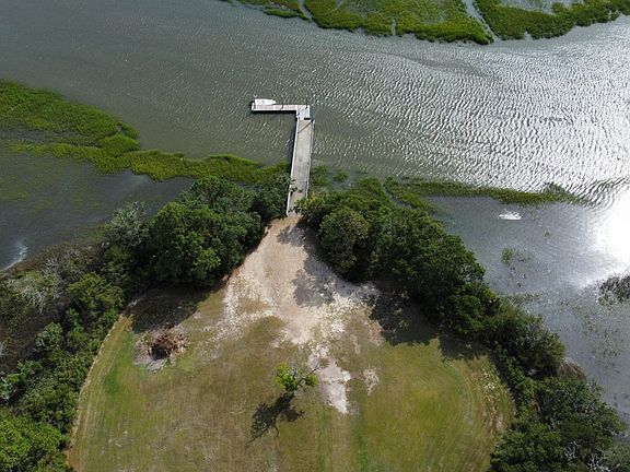 5th image of 8467 Saint Pierre Creek Dr