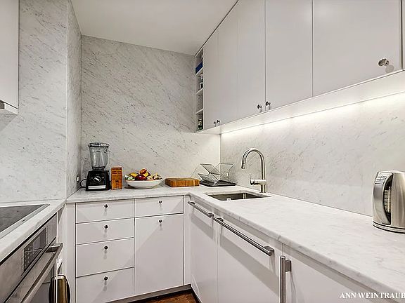 3rd image of 1 5th Ave APT 15G