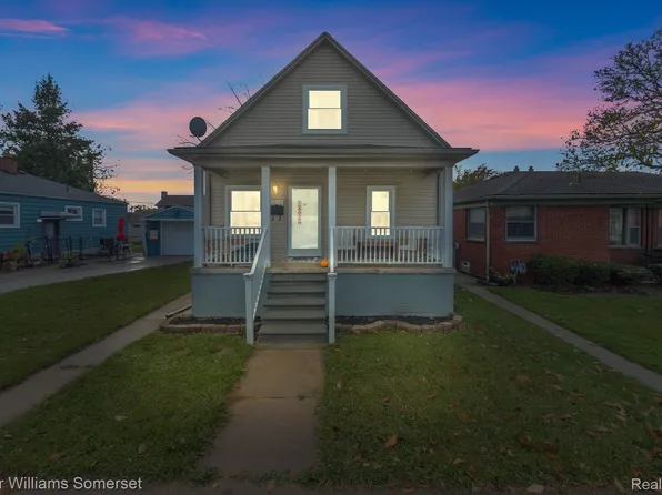 1270 Lincoln St, Wyandotte, MI 48192