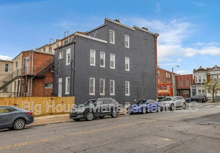 339 E 25th St #2 — Photo 3
