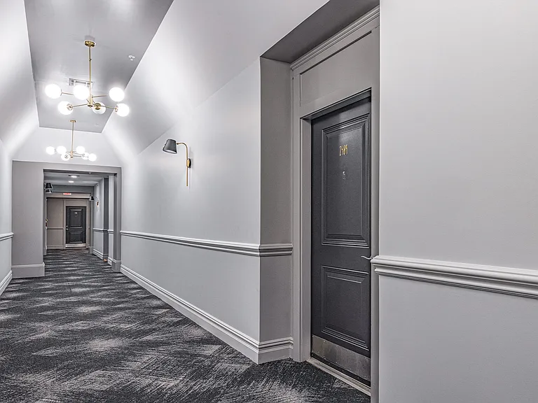 Park Square Apartments — Photo 20