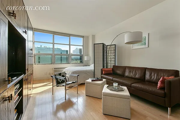 Sold by Corcoran | media 21