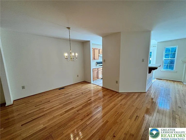 4142 Huckleberry Dr — Photo 12