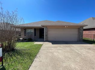 810 Rambling Ct, Granbury, TX 76049