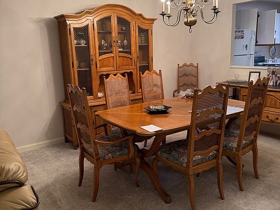 4th image of 650 E Greenwich Ave #207