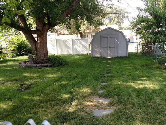 Backyard, fully fenced 