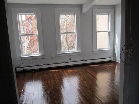 4th image of 296 Pavonia Ave #2