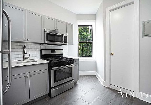 4th image of 1761 Amsterdam Ave #A2
