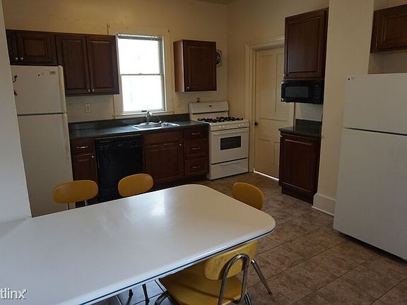 715 Oakland Kitchen