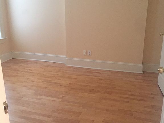 3rd image of 1110 S Boyle Ave
