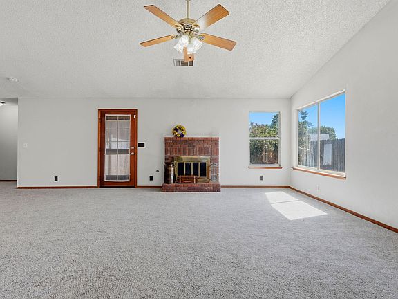 3rd image of 927 Elderwood Lane