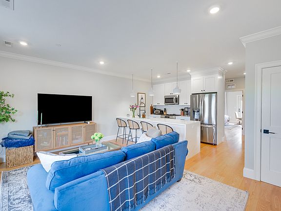 4th image of 31 Boardman St APT 2