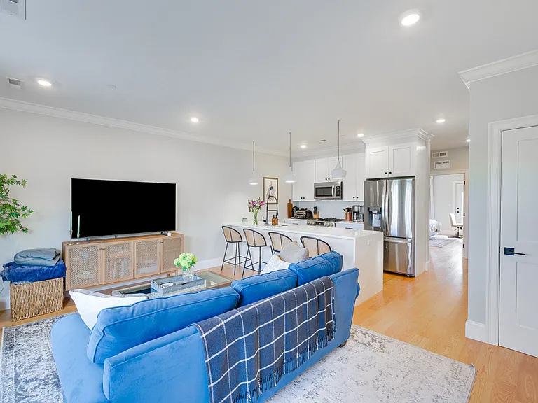 31 Boardman St #2 — Photo 4