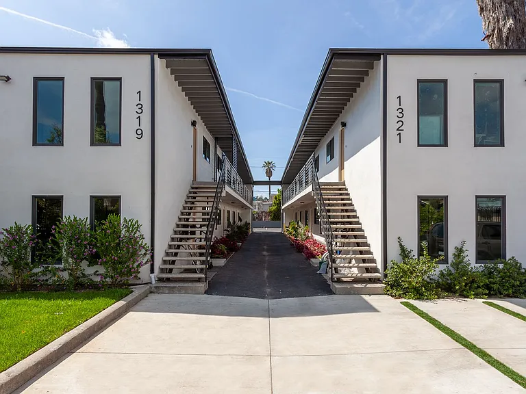 1319 S St. Andrews Pl — Photo 11
