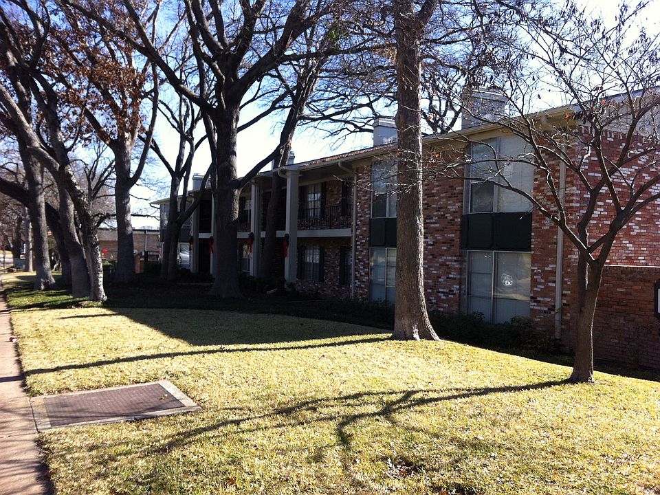 1st image of 7832 Royal Ln #204