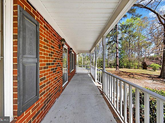 4th image of 719 Lake Caroline Dr