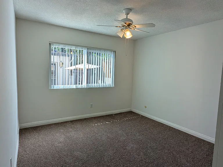 1009 E Grand Ave #1 — Photo 6