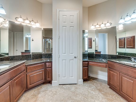 5th image of 909 City Side Ln