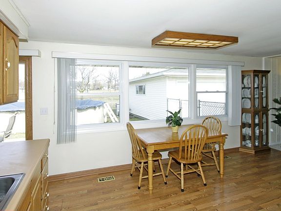 5th image of 222 Quincy Ct