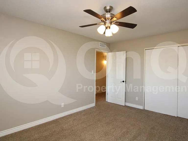 4601 E Southgate Ave — Photo 5
