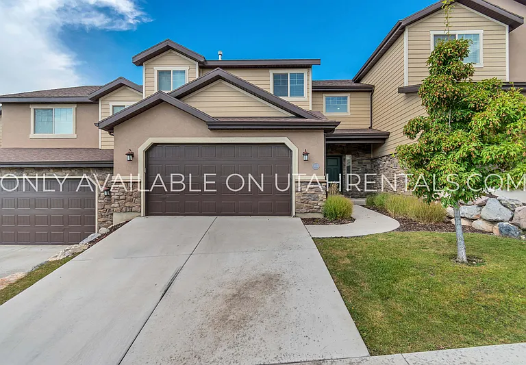1638 E Aspen Loop — Photo 2