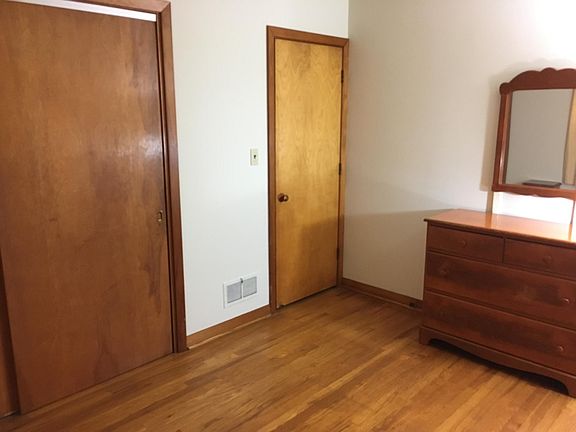 5th image of 241 Delhi Ave