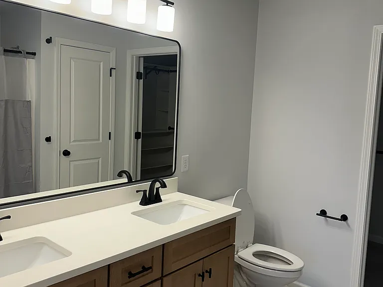 18467 Platinum Dr — Photo 6