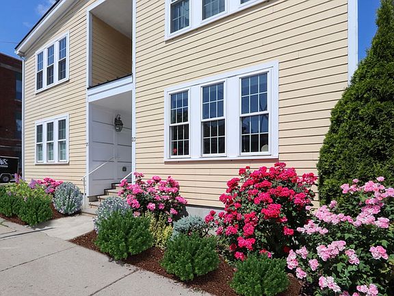 2nd image of 23 Cross St #3