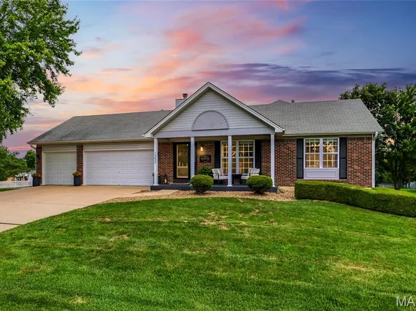 1353 Apple Valley Dr, O'Fallon, MO 63366